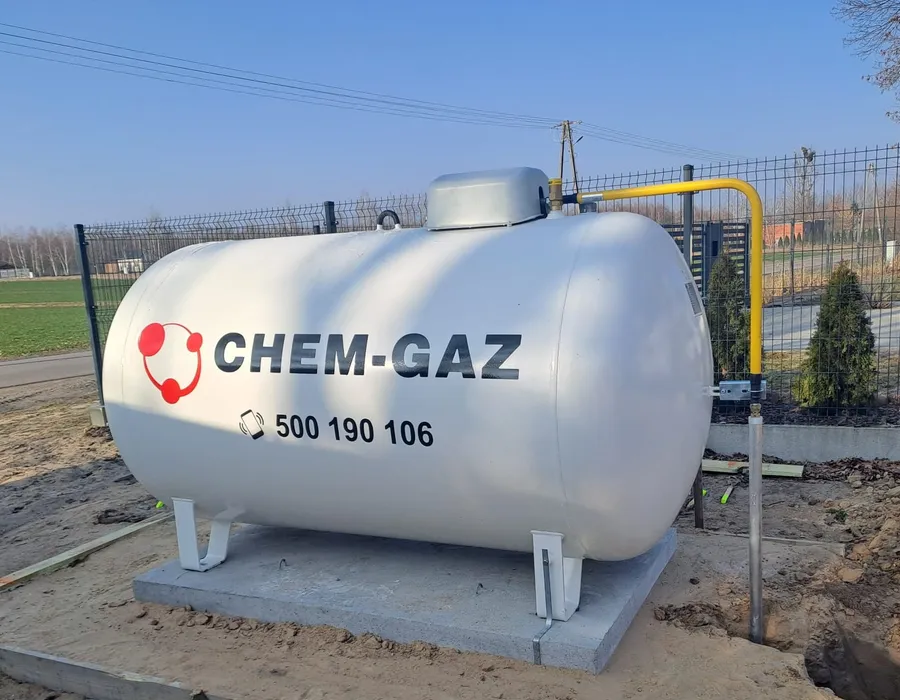 Nowo zamontowany naziemny zbiornik na gaz płynny CHEM-GAZ